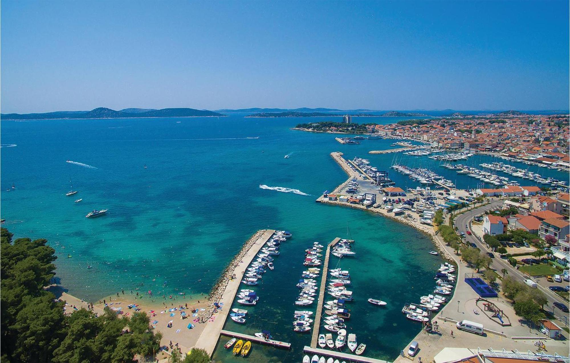 Gorgeous Apartment In Vodice With Kitchen 外观 照片