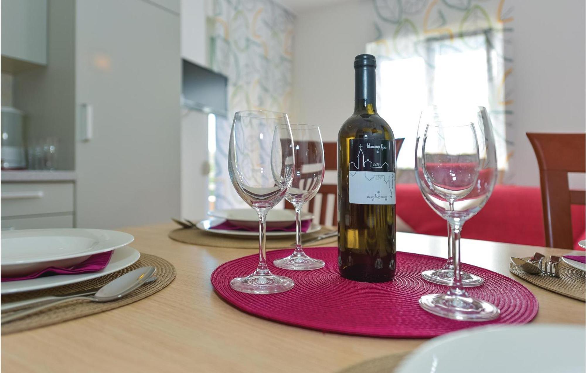 Gorgeous Apartment In Vodice With Kitchen 外观 照片