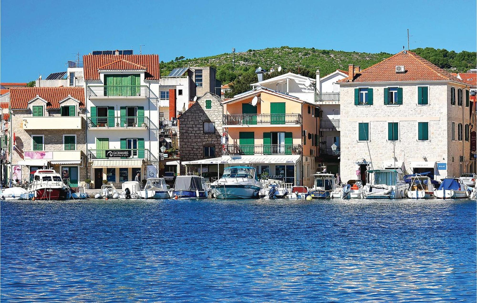 Gorgeous Apartment In Vodice With Kitchen 外观 照片